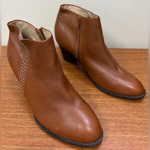 Vionic Georgia silver studded leather ankle boots brown orthaheel size 9.5